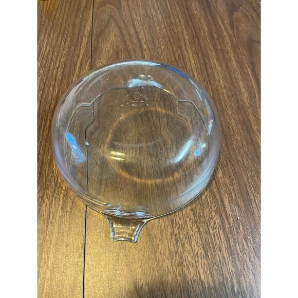 Pyrex 20 oz bowl  - Picture 3 of 10